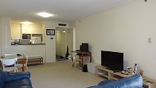 Sydney  CBD 高层景观公寓出租 1房1卫1车位 The Summit