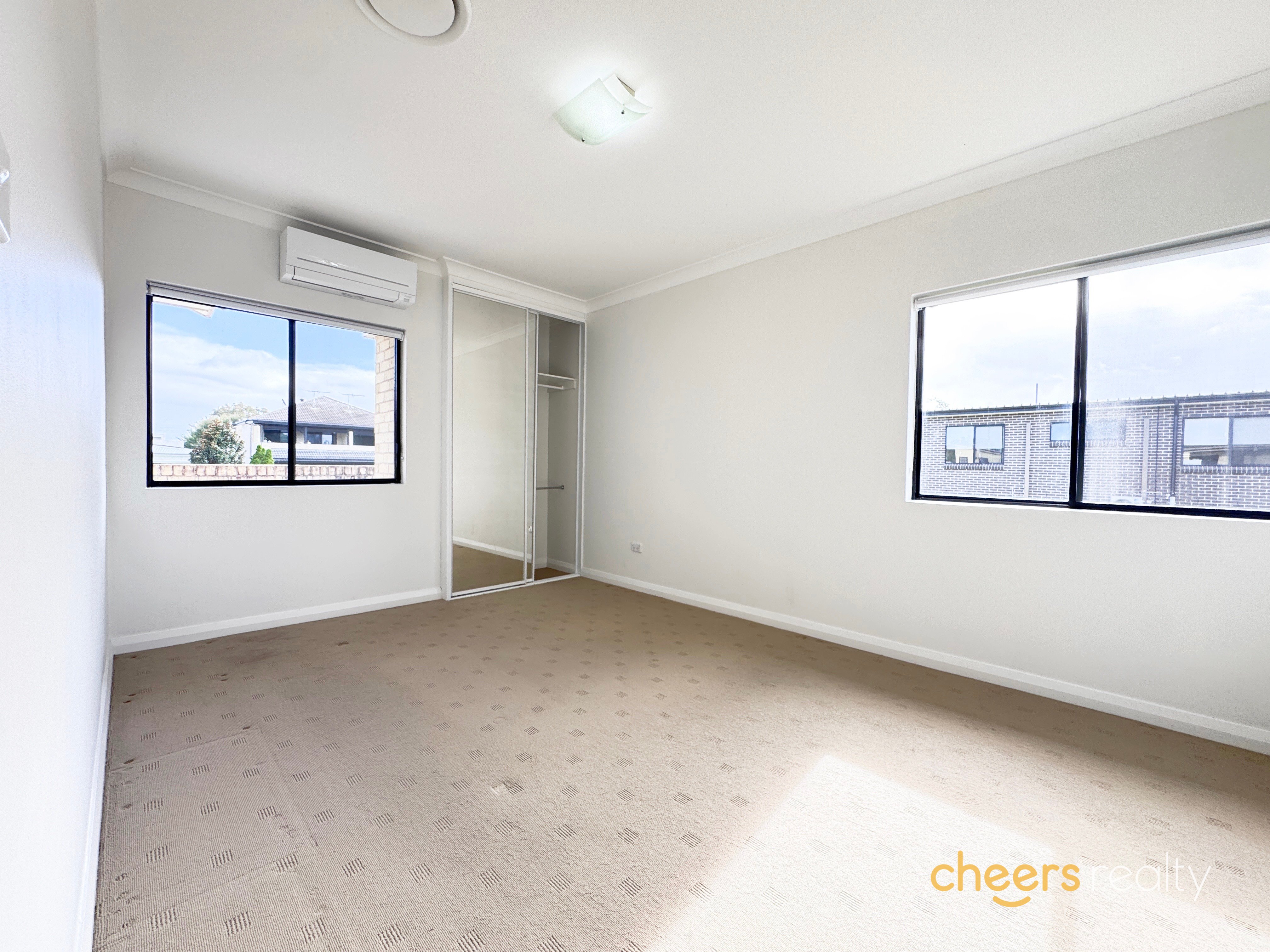 今日悉尼Mortdale 全新翻新 宽敞家庭住宅 Mortdale 全新翻新 宽敞家庭住宅