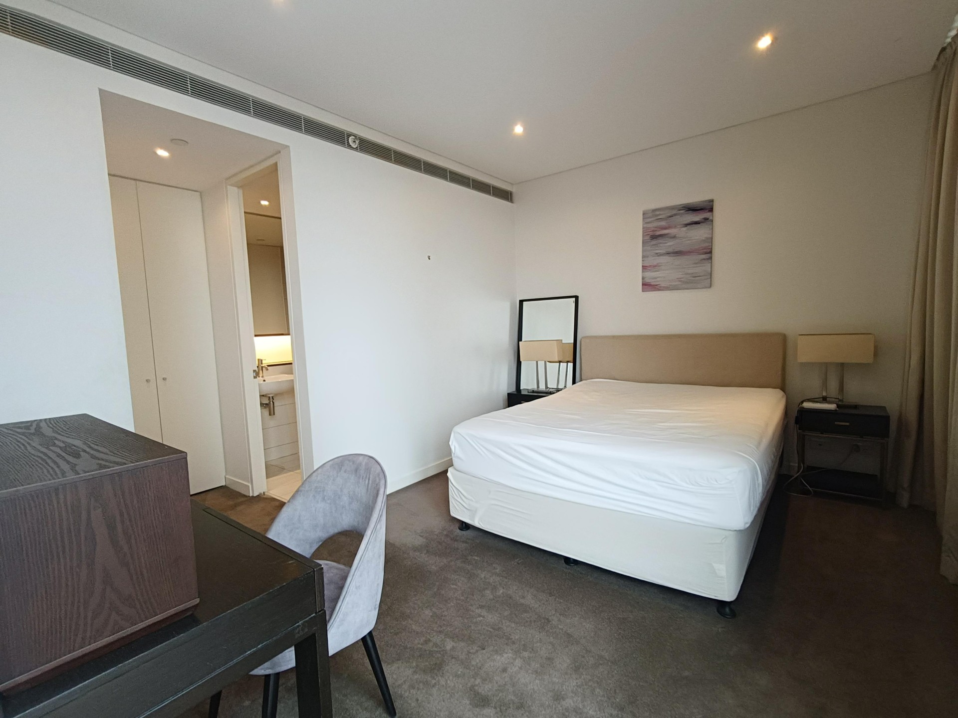 今日悉尼Sydney 悉尼CBD名厦Lumiere Residences2房2卫家具可即入住澳币1790周0416467166 Sydney 悉尼CBD名厦Lumiere Residences2房2卫家具可即入住澳币1790周0416467166