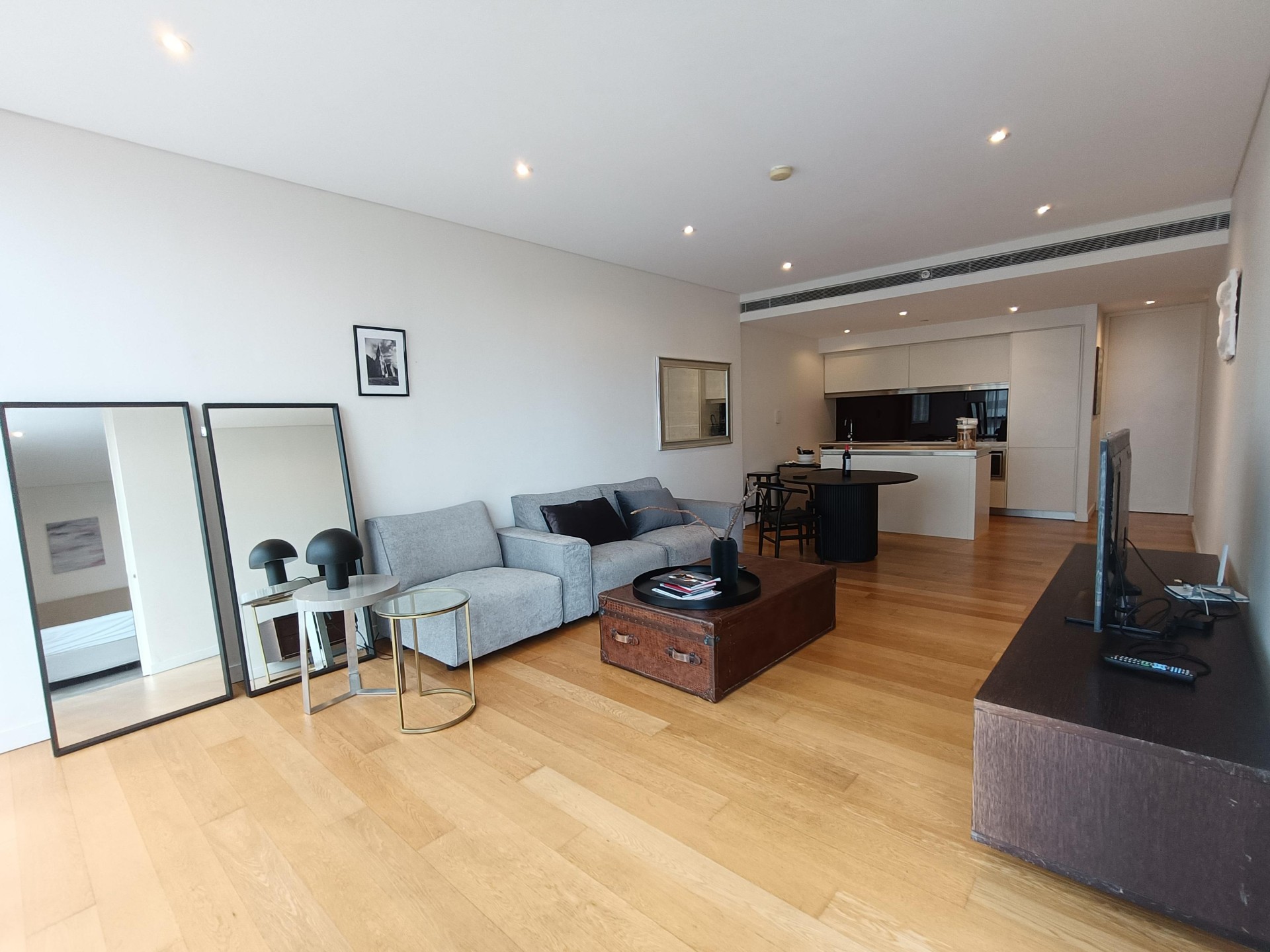 今日悉尼Sydney 悉尼CBD名厦Lumiere Residences2房2卫家具可即入住澳币1790周0416467166 Sydney 悉尼CBD名厦Lumiere Residences2房2卫家具可即入住澳币1790周0416467166