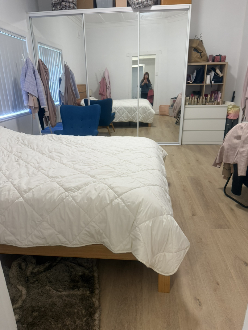 今日悉尼Hurstville Studio 出租有单独的出入进门很方便大的单间配套出租 Hurstville Studio 出租有单独的出入进门很方便大的单间配套出租