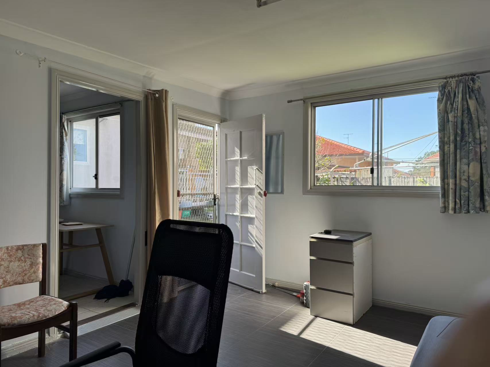 今日悉尼Arncliffe 近 banksia 车站granny flat 整租 全包 明亮通风 Arncliffe 近 banksia 车站granny flat 整租 全包 明亮通风