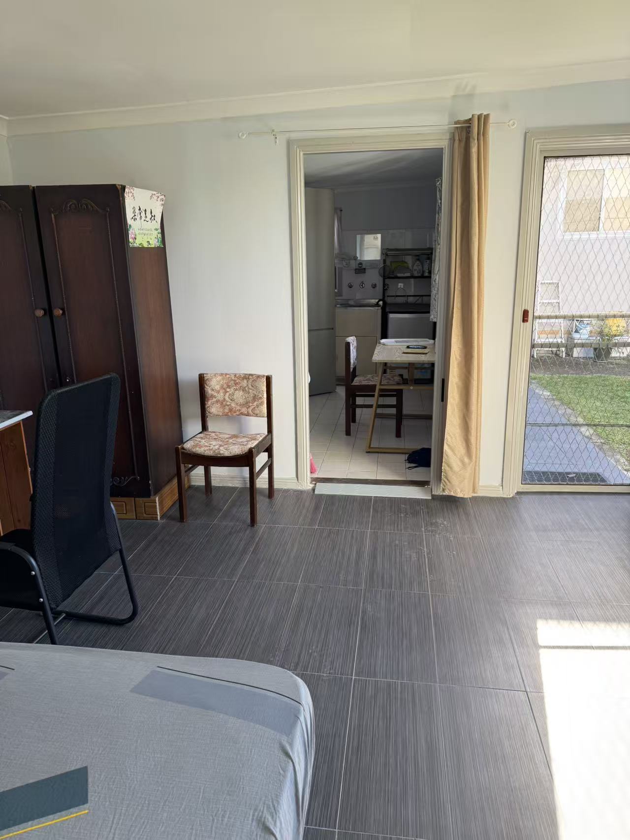今日悉尼Arncliffe 近 banksia 车站granny flat 整租 全包 明亮通风 Arncliffe 近 banksia 车站granny flat 整租 全包 明亮通风
