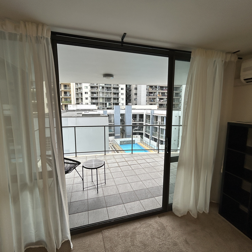 今日珀斯East Perth 高品质公寓出租2房2卫2车位全套家具拎包入住 East Perth 高品质公寓出租2房2卫2车位全套家具拎包入住