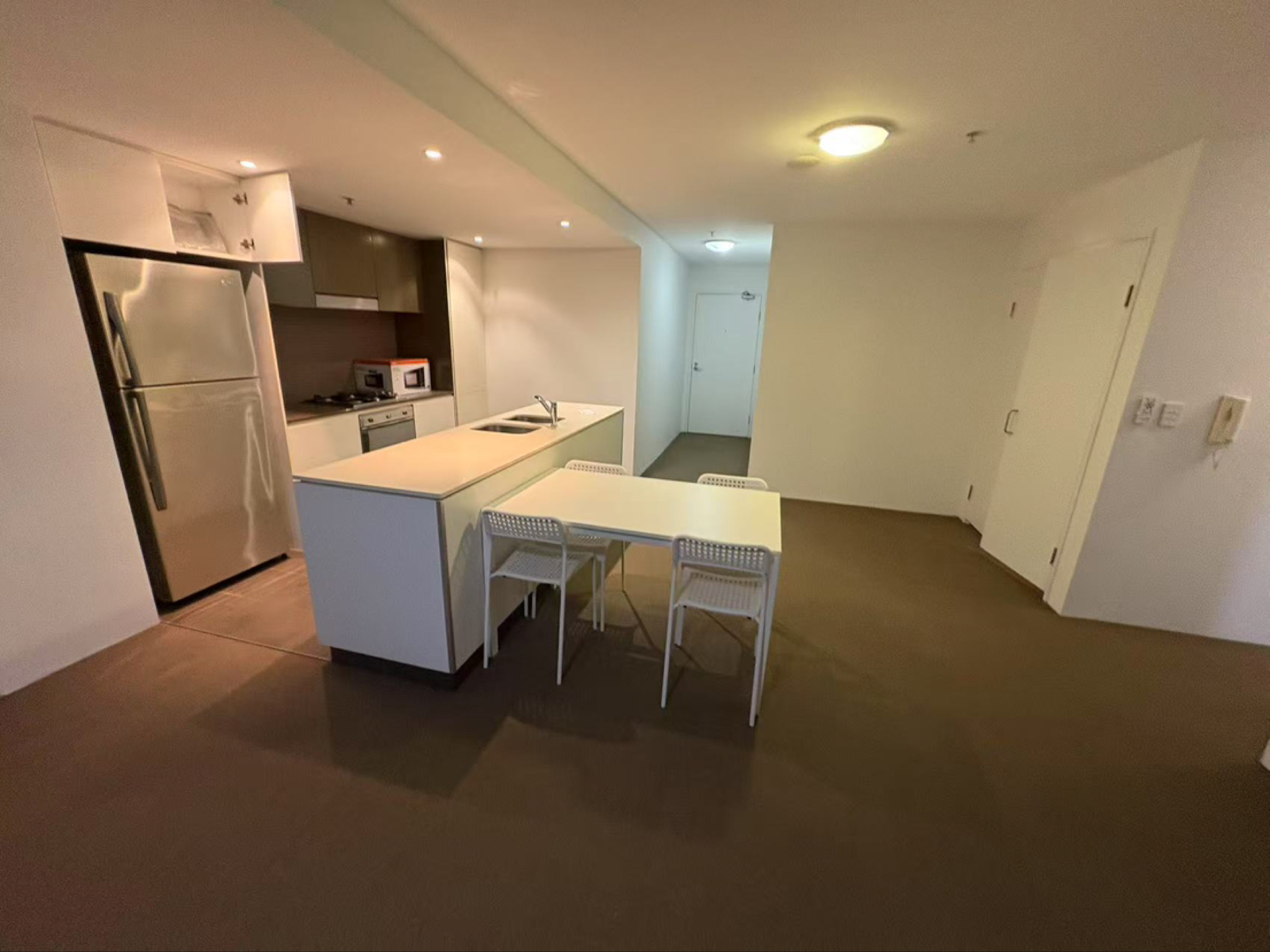 今日悉尼Zetland 两室两卫提供家具家电 地段优越 Zetland 两室两卫提供家具家电 地段优越