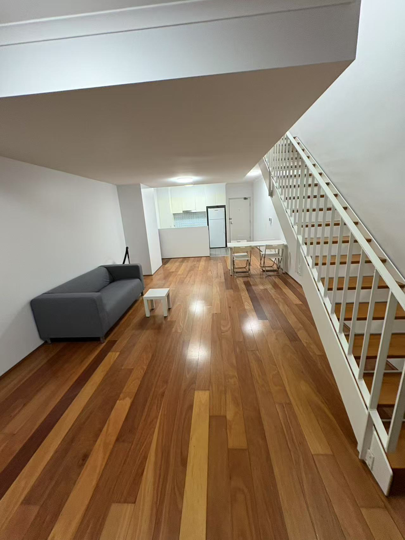 今日悉尼Zetland 两室两卫木地板提供家具家电 Zetland 两室两卫木地板提供家具家电