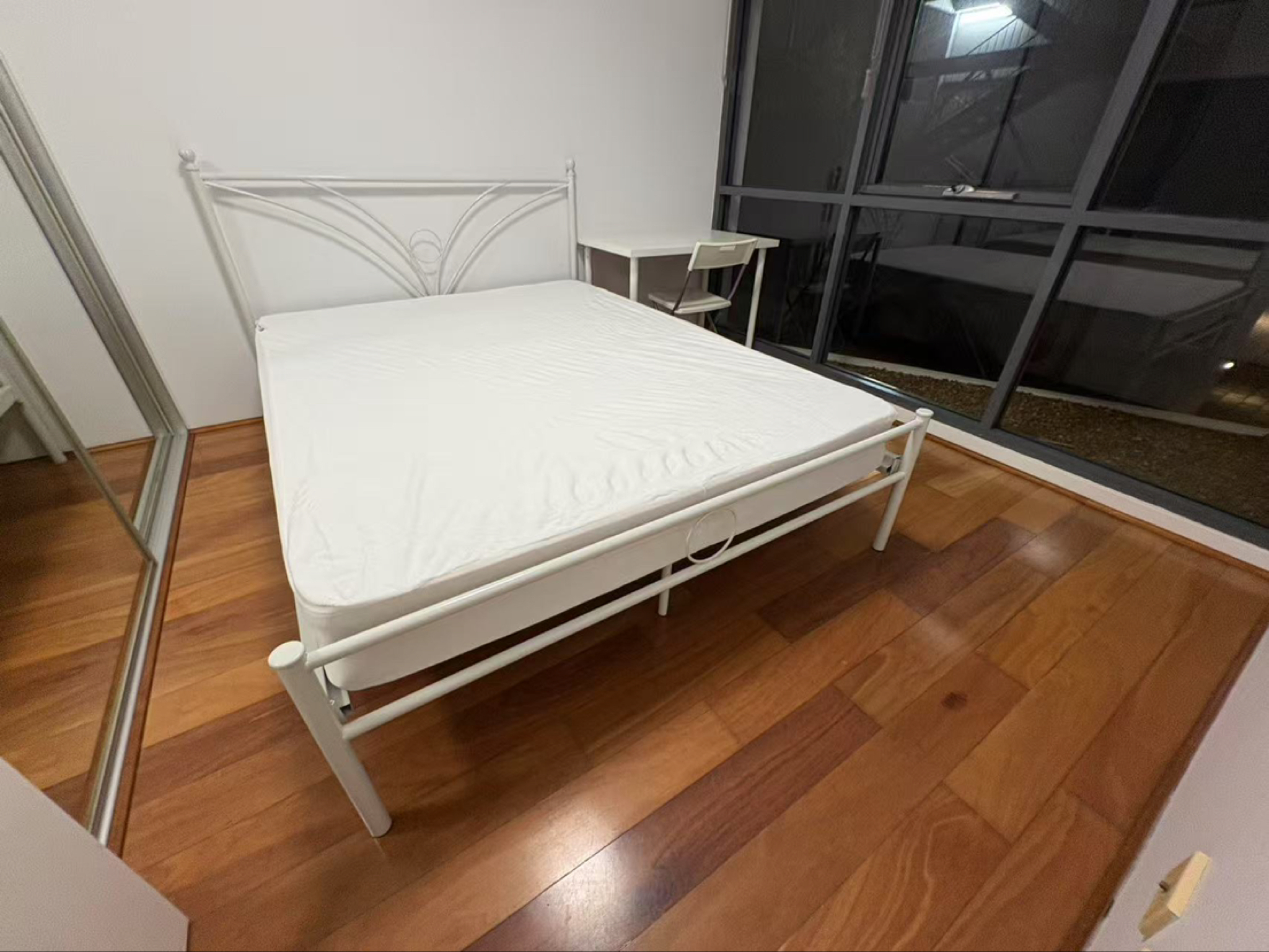 今日悉尼Zetland 两室两卫木地板提供家具家电 Zetland 两室两卫木地板提供家具家电