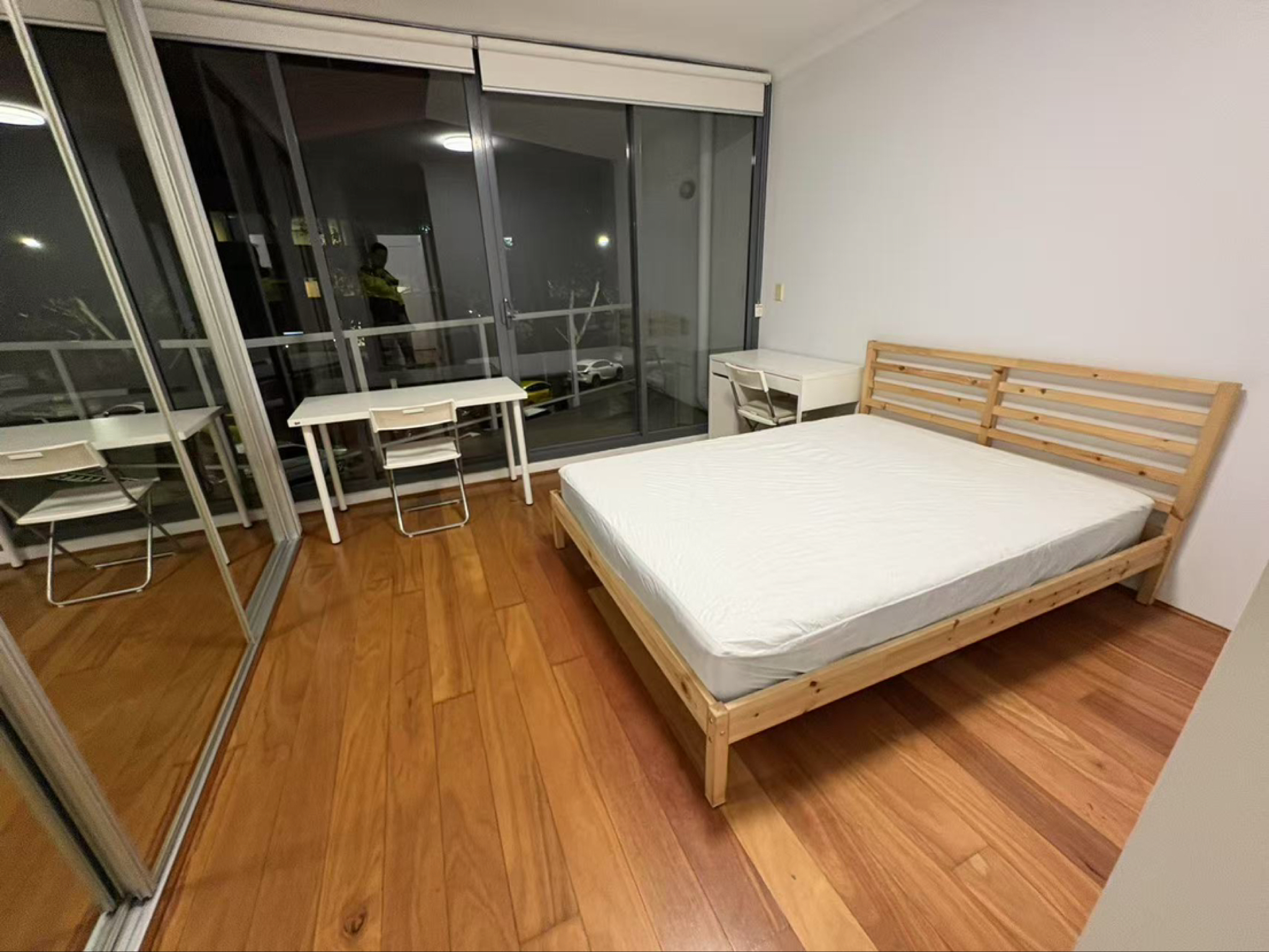 今日悉尼Zetland 两室两卫木地板提供家具家电 Zetland 两室两卫木地板提供家具家电