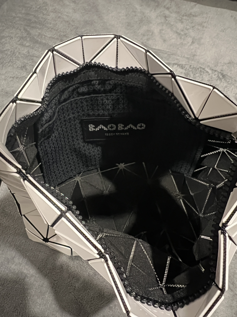 今日悉尼ISSEY MIYAKE 三宅一生 BAOBAO BAG ISSEY MIYAKE 三宅一生 BAOBAO BAG