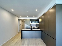 Melbourne City CBD核心火热招租墨尔本小蛮腰公寓正对南十字星火车站顶级配套 2室2卫 景观公寓