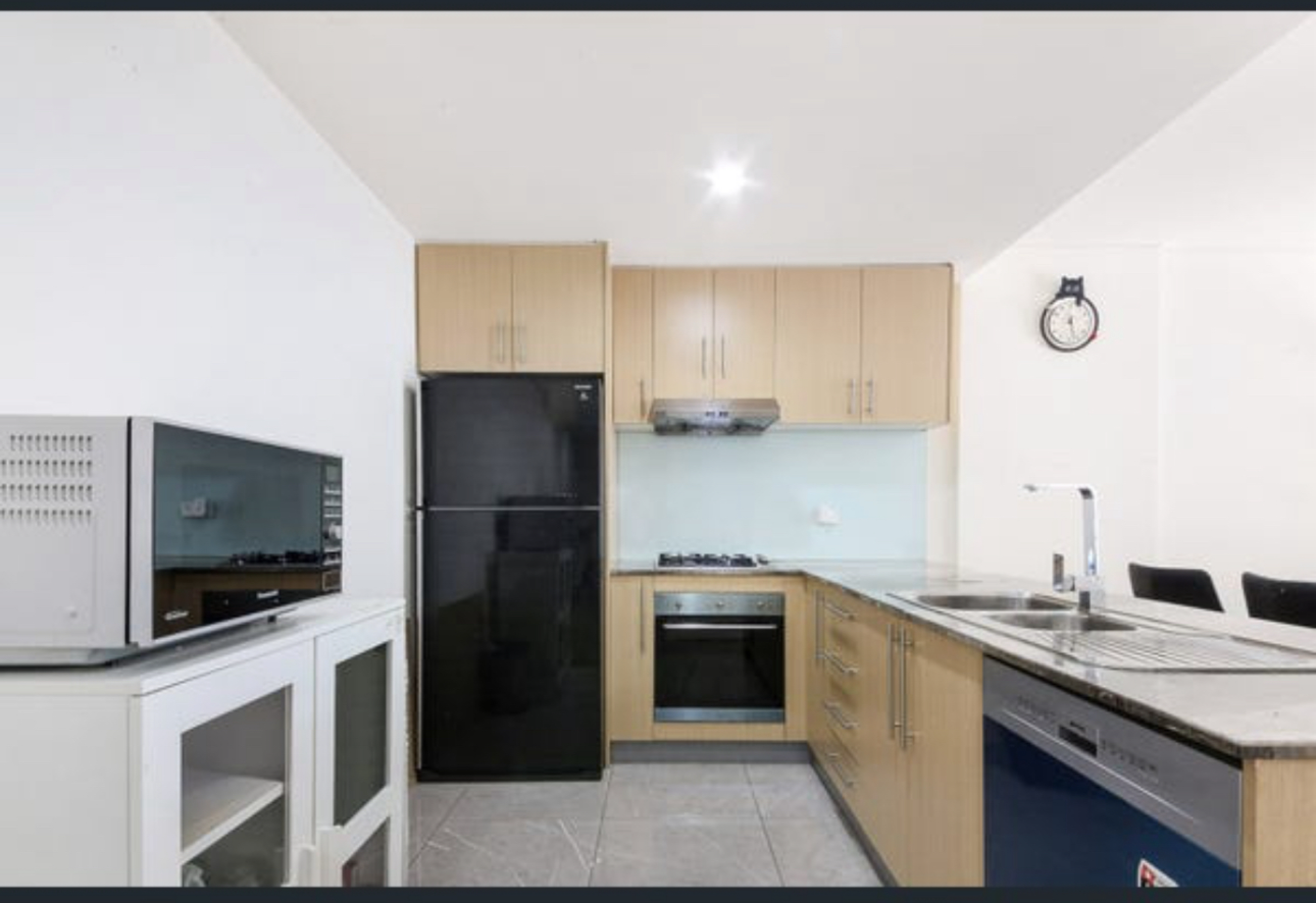 今日珀斯Wolli Creek 明亮主卧帶衛浴出租 Wolli Creek 明亮主卧帶衛浴出租