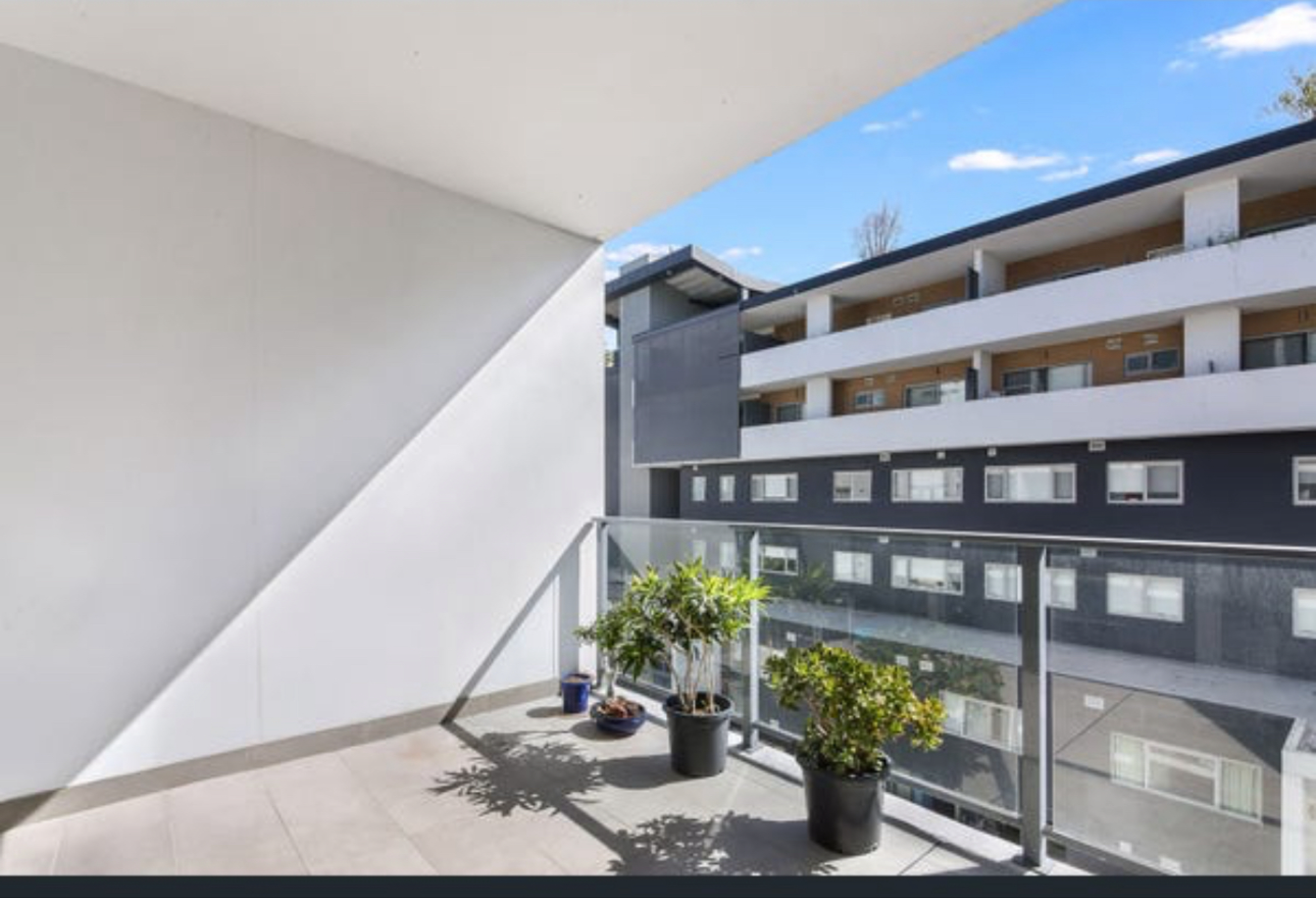 今日珀斯Wolli Creek 明亮主卧帶衛浴出租 Wolli Creek 明亮主卧帶衛浴出租