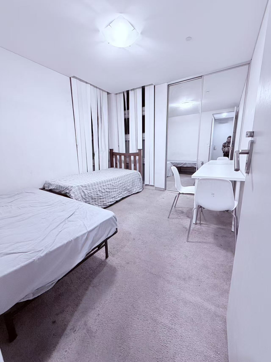 今日珀斯Burwood 次卧租单人间租尽快入住房东不同尽一切设施一分钟火车站 Burwood 次卧租单人间租尽快入住房东不同尽一切设施一分钟火车站