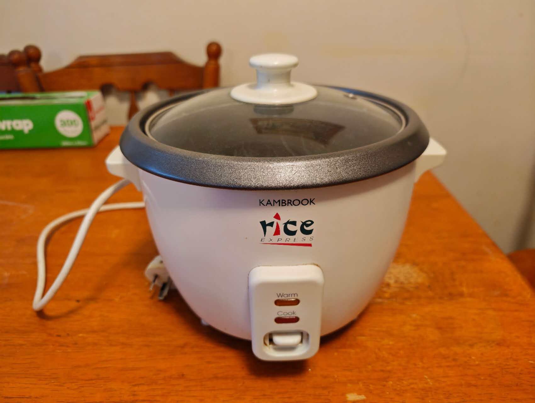 今日珀斯二手澳洲牌子 Breville 500瓦电饭煲8杯容量售价25澳元 二手澳洲牌子 Breville 500瓦电饭煲8杯容量售价25澳元