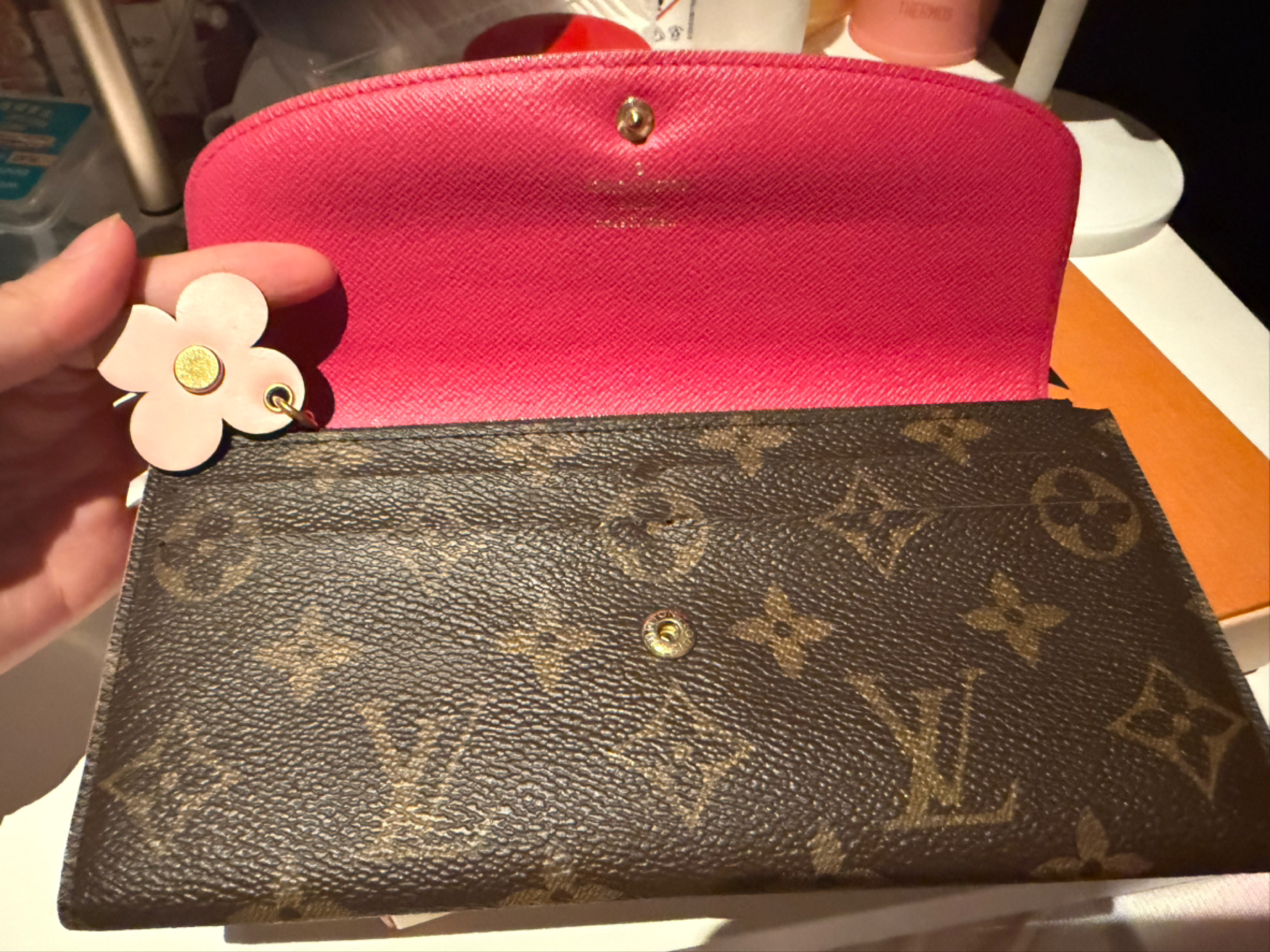 今日悉尼97 新 正品LV Monogram 长款钱包 97 新 正品LV Monogram 长款钱包