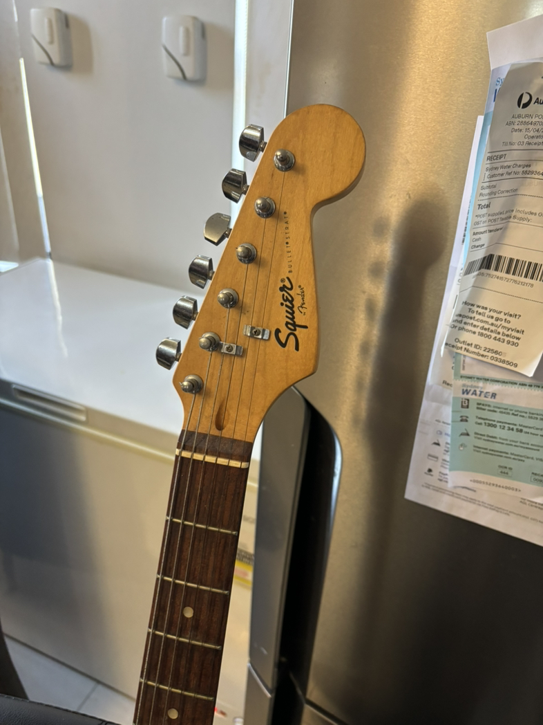 今日珀斯fender squire langs lg100c fender squire langs lg100c