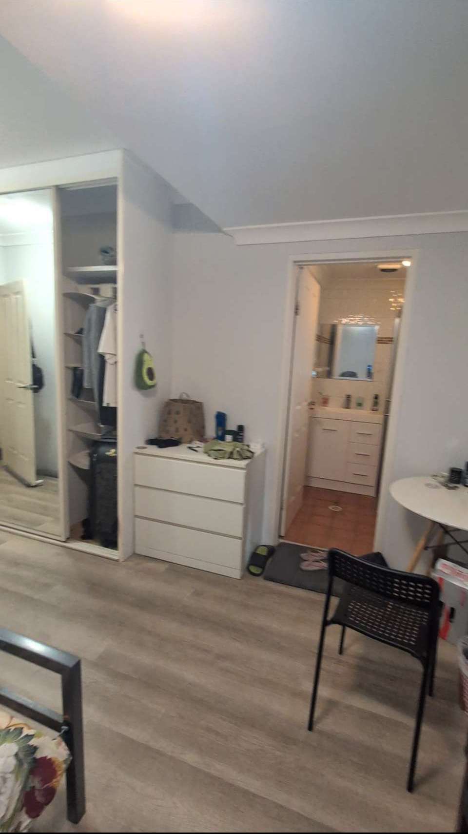 今日墨尔本Strathfield 200米火车站 楼下商场 静街 可提供车位 拎包入住 Strathfield 200米火车站 楼下商场 静街 可提供车位 拎包入住