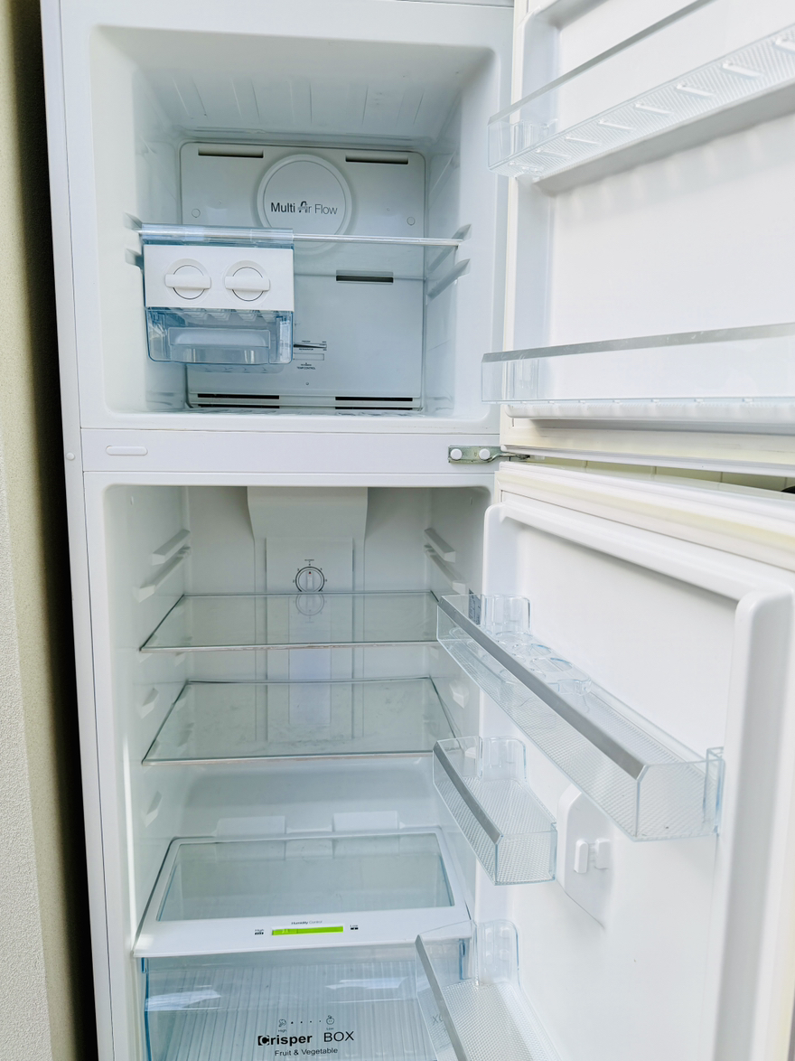 今日珀斯CHiQ 202L Retro Top Mount White Refrigerator CRTM198NW CHiQ 202L Retro Top Mount White Refrigerator CRTM198NW