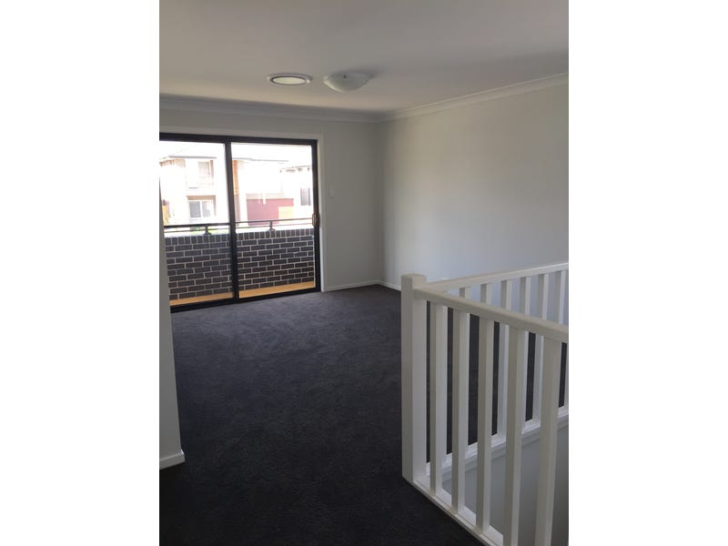 今日珀斯Kellyville 罕见4房3卫独立屋 优质学区plus Metro生活圈 Kellyville 罕见4房3卫独立屋 优质学区plus Metro生活圈