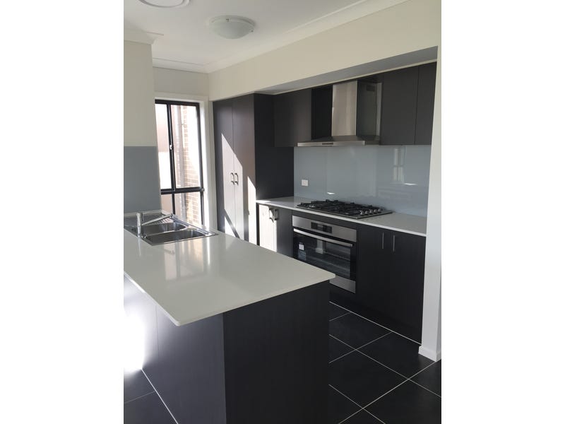今日珀斯Kellyville 罕见4房3卫独立屋 优质学区plus Metro生活圈 Kellyville 罕见4房3卫独立屋 优质学区plus Metro生活圈