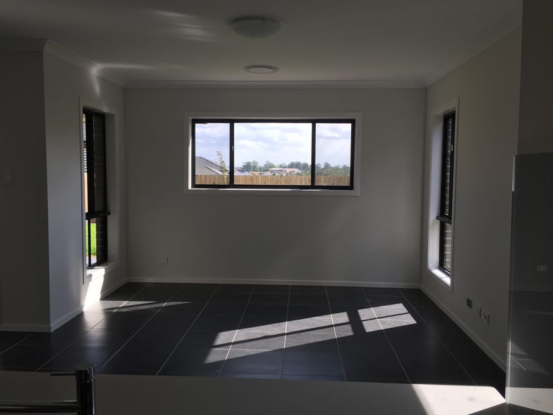 今日珀斯Kellyville 罕见4房3卫独立屋 优质学区plus Metro生活圈 Kellyville 罕见4房3卫独立屋 优质学区plus Metro生活圈