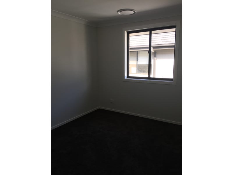 今日珀斯Kellyville 罕见4房3卫独立屋 优质学区plus Metro生活圈 Kellyville 罕见4房3卫独立屋 优质学区plus Metro生活圈