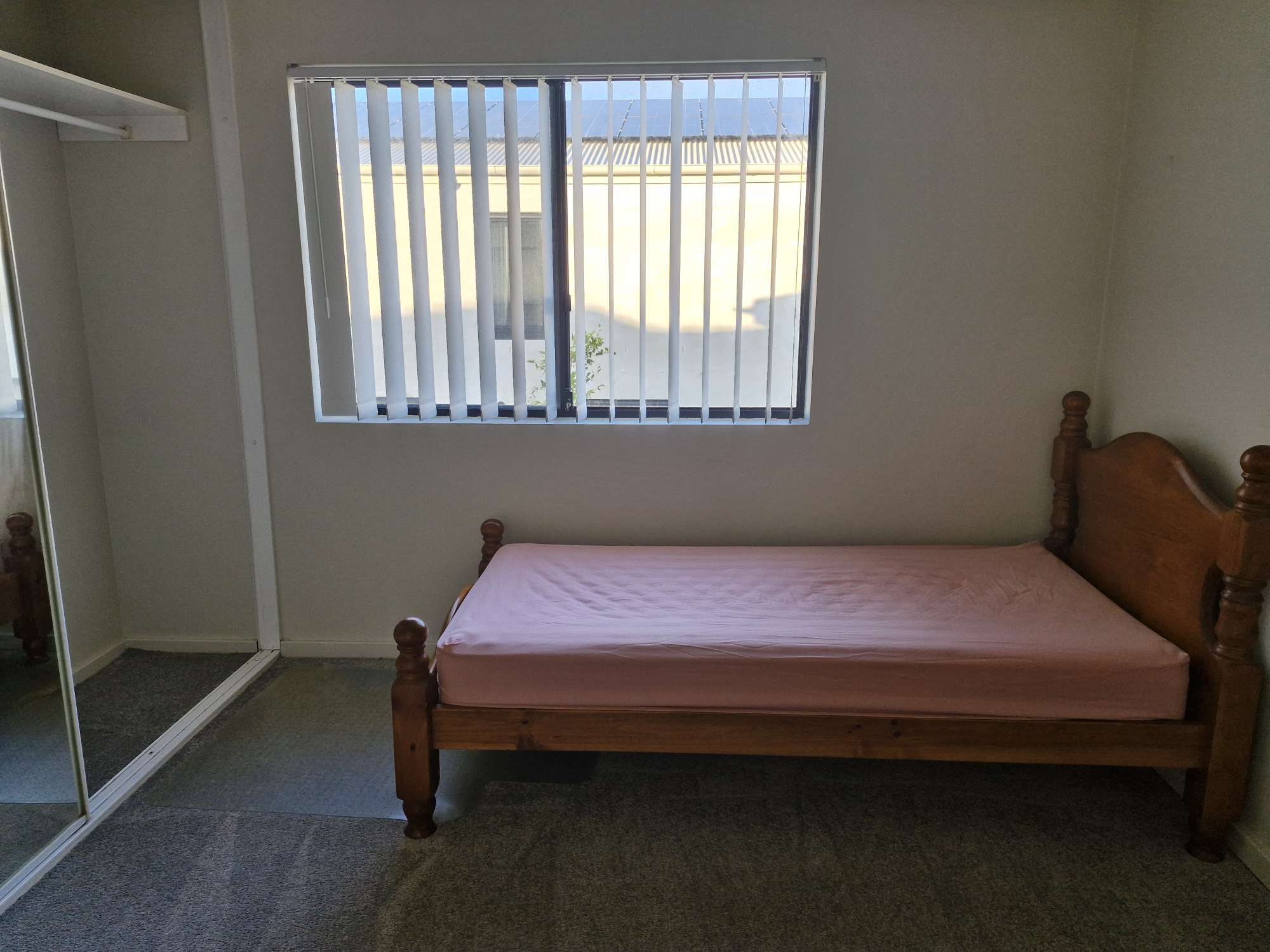 今日珀斯Parramatta Town house 优质单间招女性 Parramatta Town house 优质单间招女性