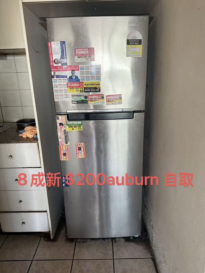 今日珀斯2个冰箱 2个衣柜床架低价卖6月28号才能取 2个冰箱 2个衣柜床架低价卖6月28号才能取