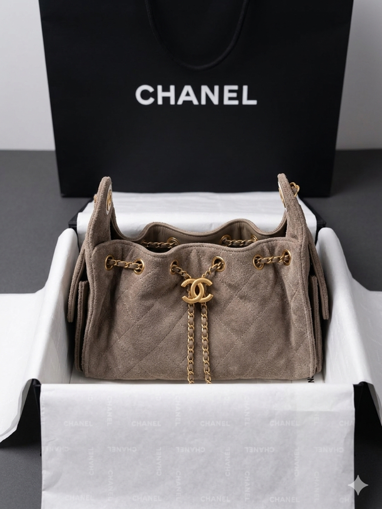 今日珀斯出一个chanel hobo mini 麂皮 出一个chanel hobo mini 麂皮