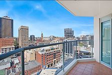 Haymarket Sydney 市中心2房2卫不包家具租澳币1250周可即入住开放6月22日5点至5点30分