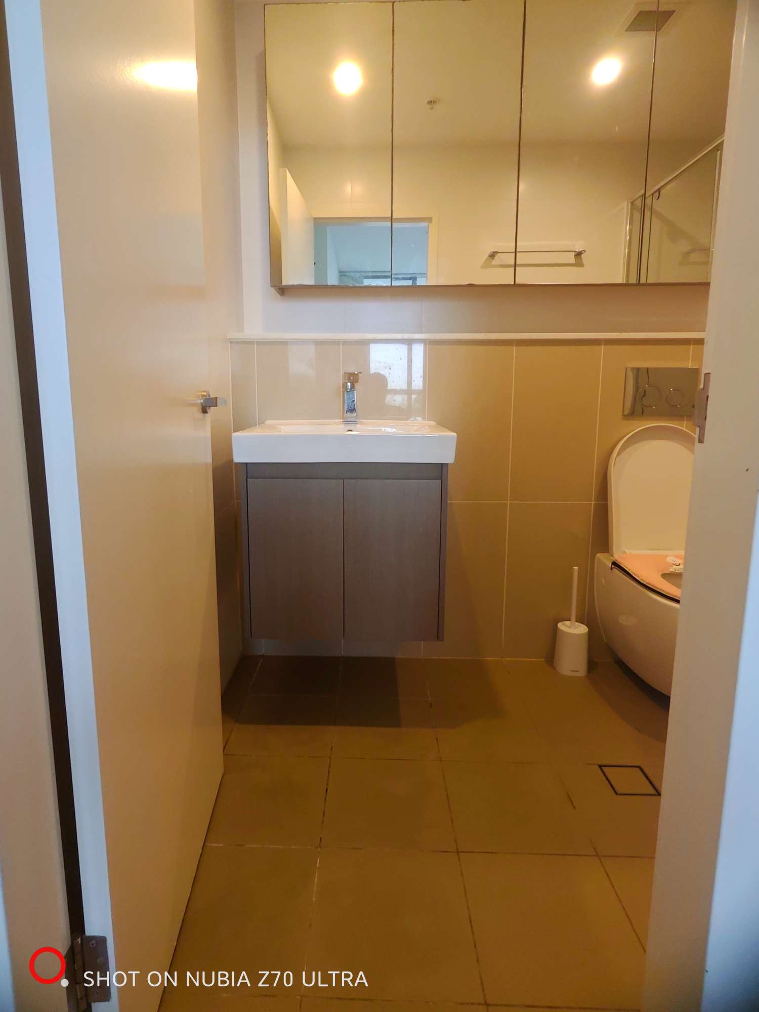 今日珀斯Hurstville 近新豪华Apartment主人套房招租 Hurstville 近新豪华Apartment主人套房招租