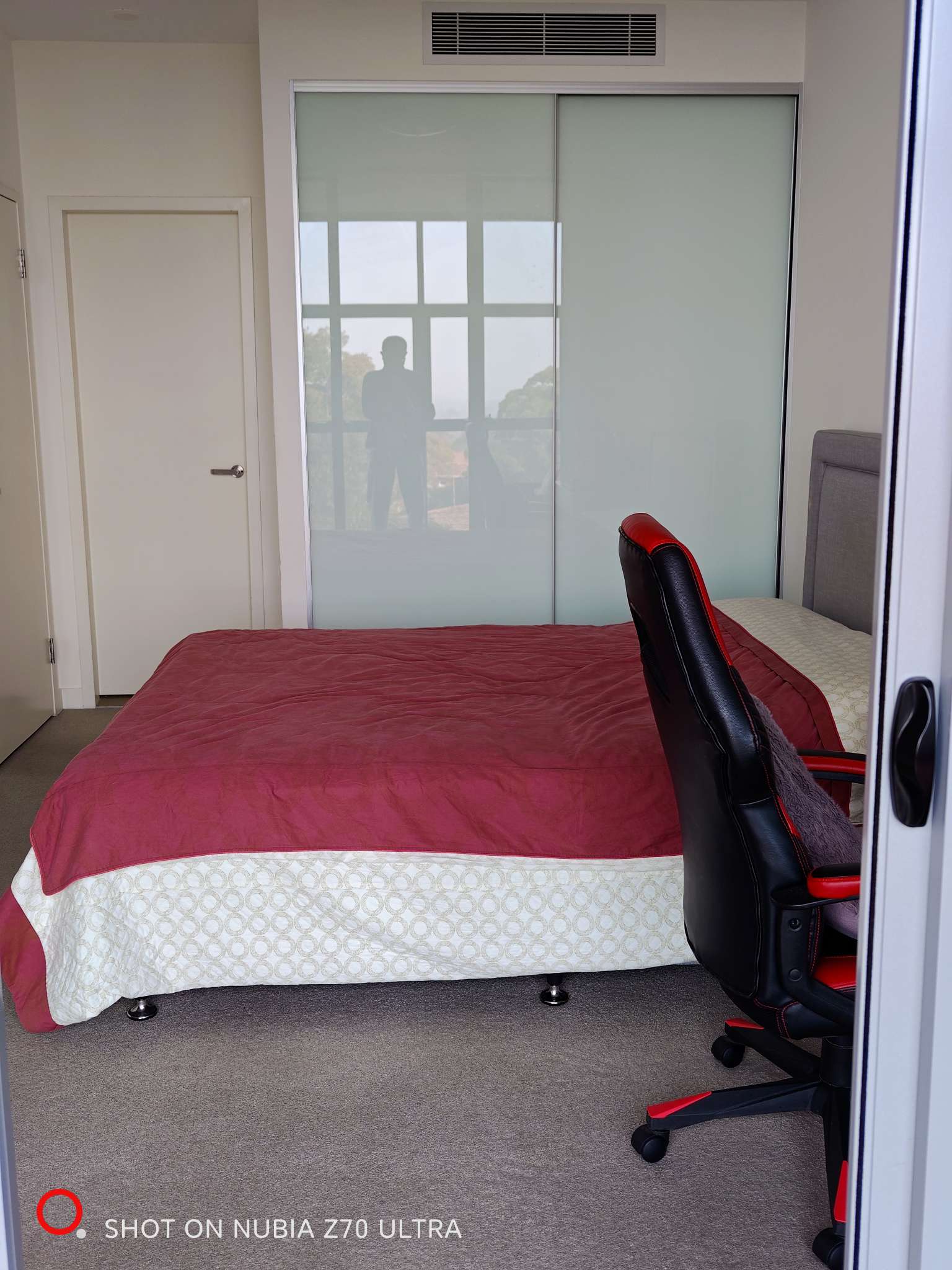 今日珀斯Hurstville 近新豪华Apartment主人套房招租 Hurstville 近新豪华Apartment主人套房招租