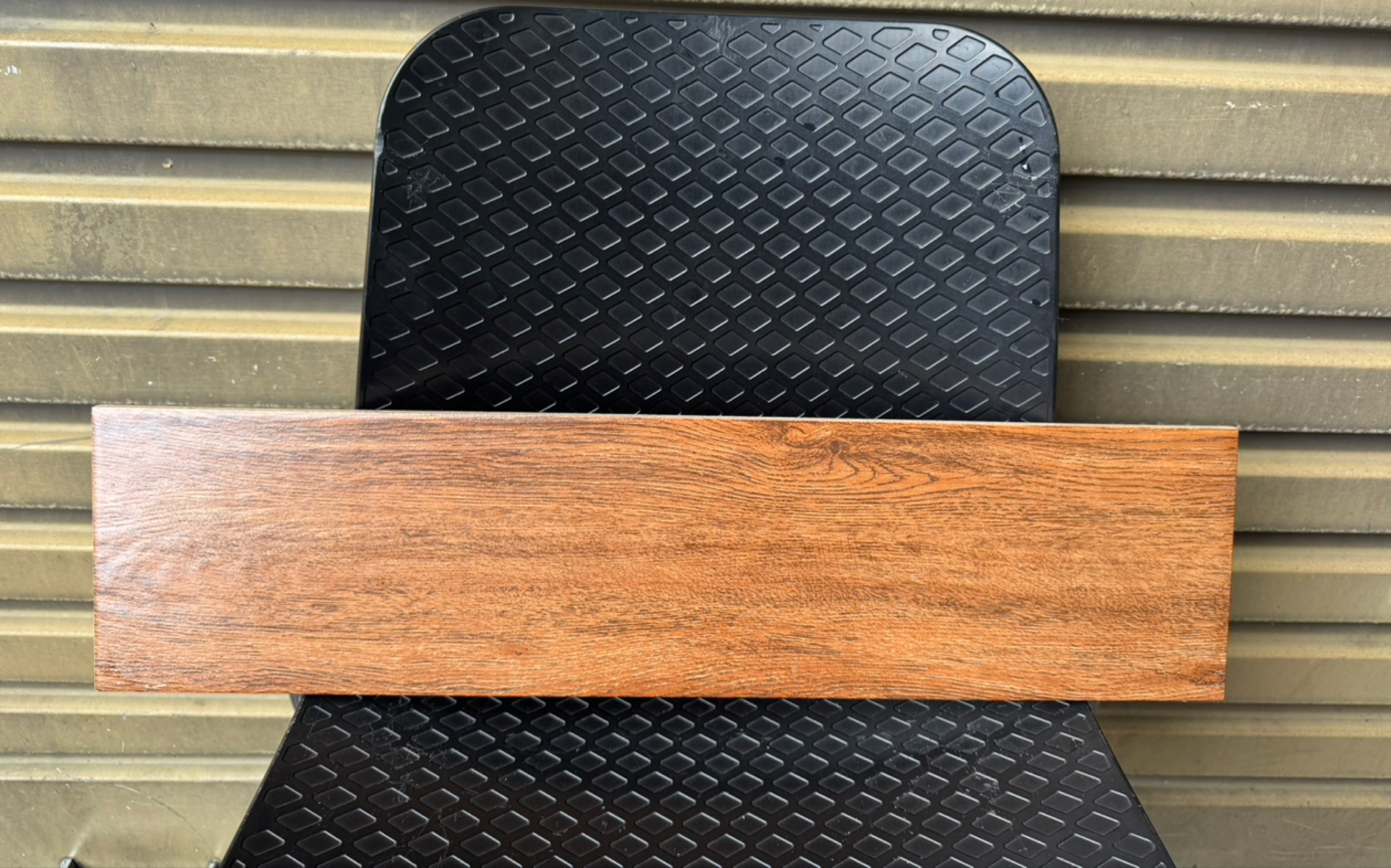 今日珀斯Surplus specialoffer woodgrain tiles for engineering use Surplus specialoffer woodgrain tiles for engineering use