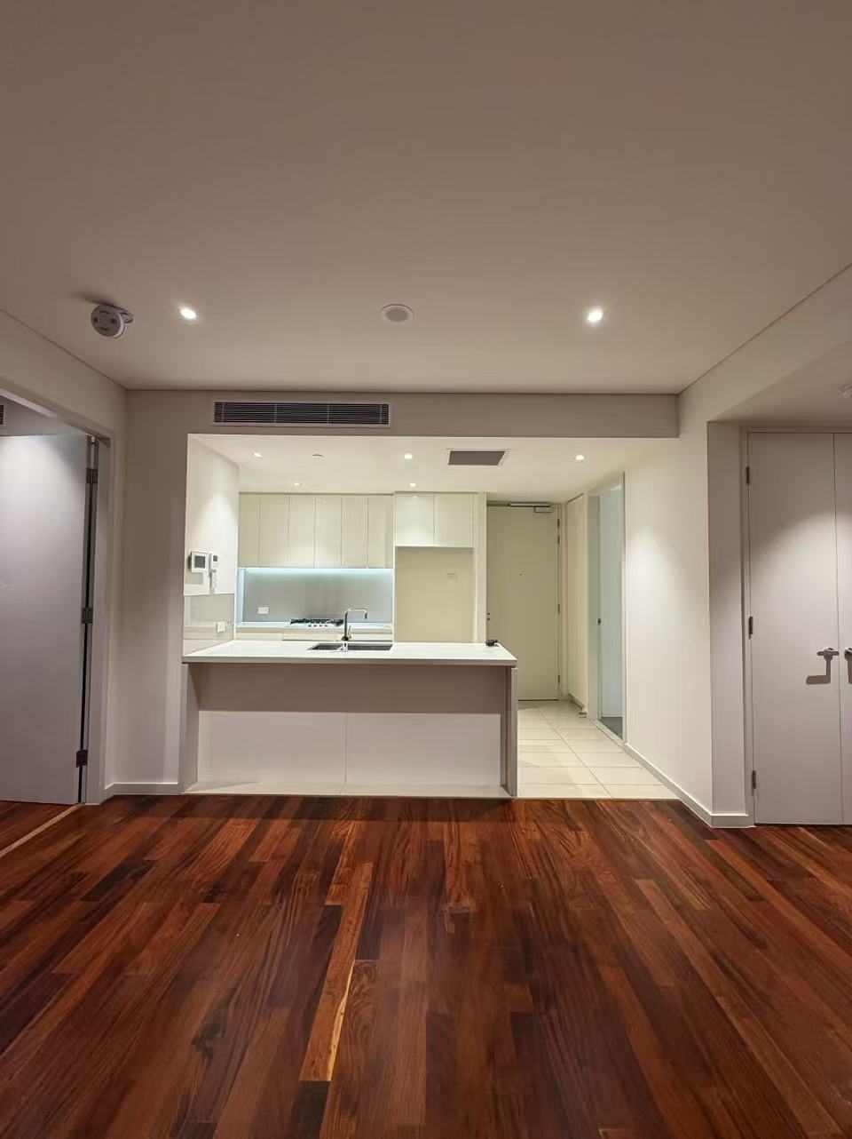 今日悉尼Burwood 优质两房公寓出租 近车站生活便利 Burwood 优质两房公寓出租 近车站生活便利