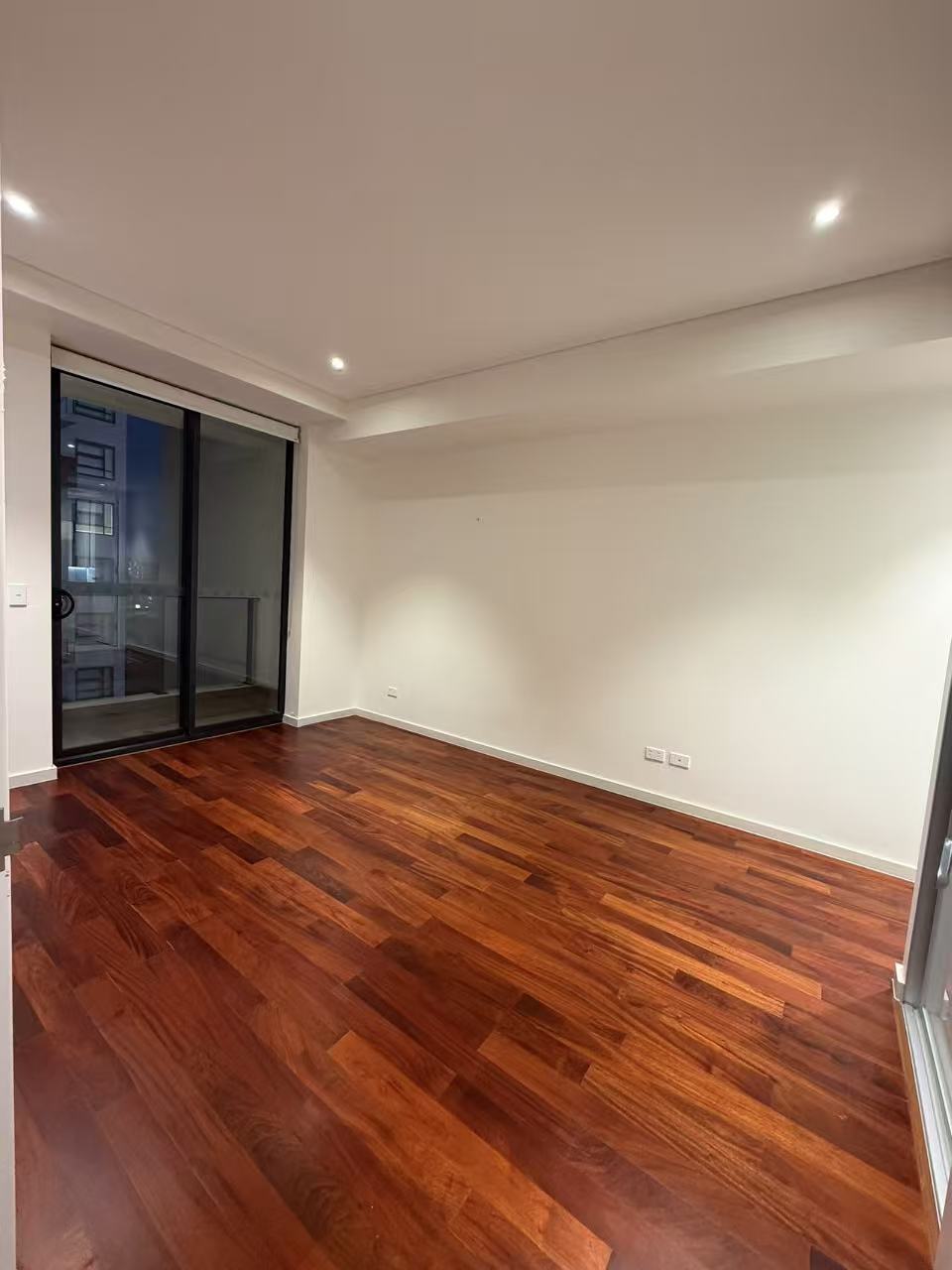 今日悉尼Burwood 优质两房公寓出租 近车站生活便利 Burwood 优质两房公寓出租 近车站生活便利