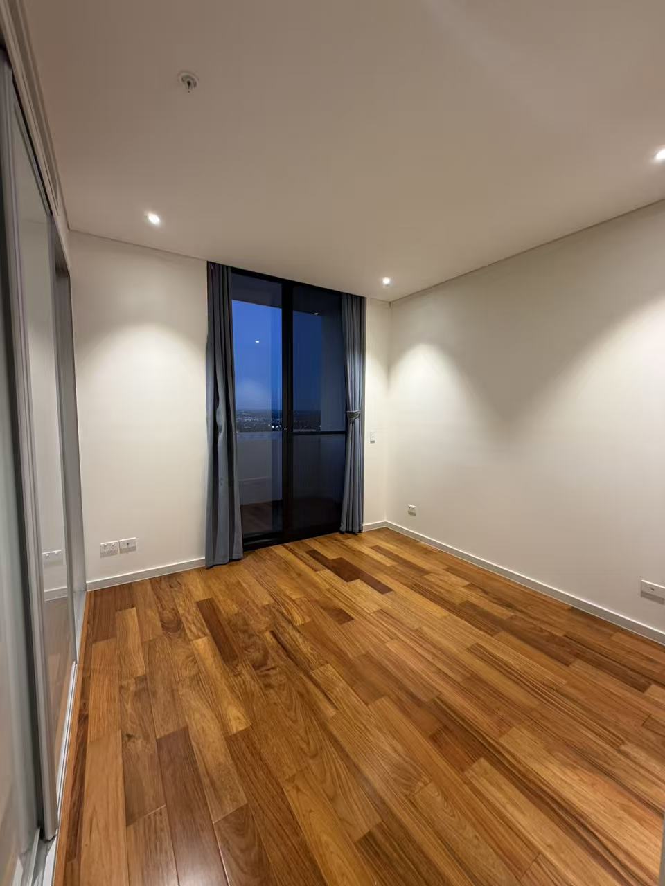 今日悉尼Burwood 优质两房公寓出租 近车站生活便利 Burwood 优质两房公寓出租 近车站生活便利