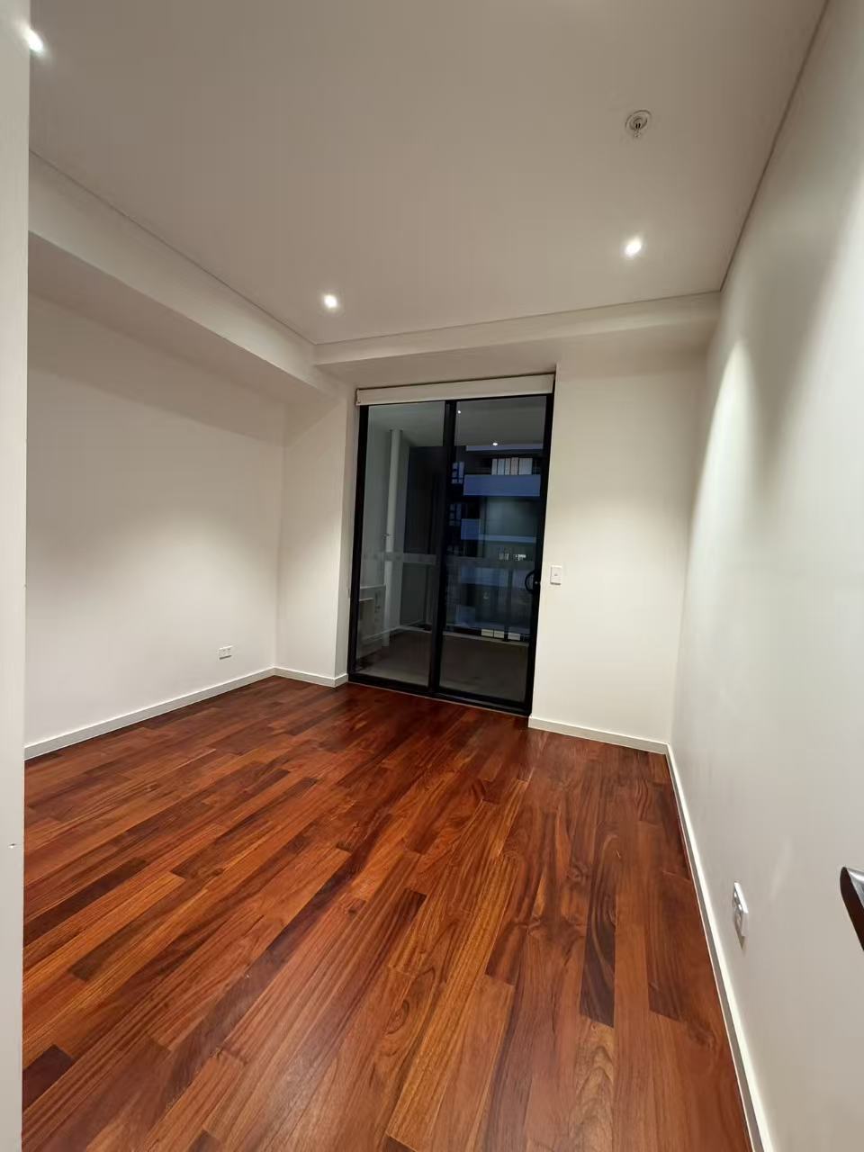 今日悉尼Burwood 优质两房公寓出租 近车站生活便利 Burwood 优质两房公寓出租 近车站生活便利