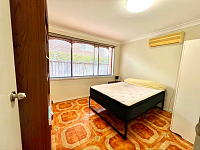 Blacktown  后院两房一厅一卫全砖house