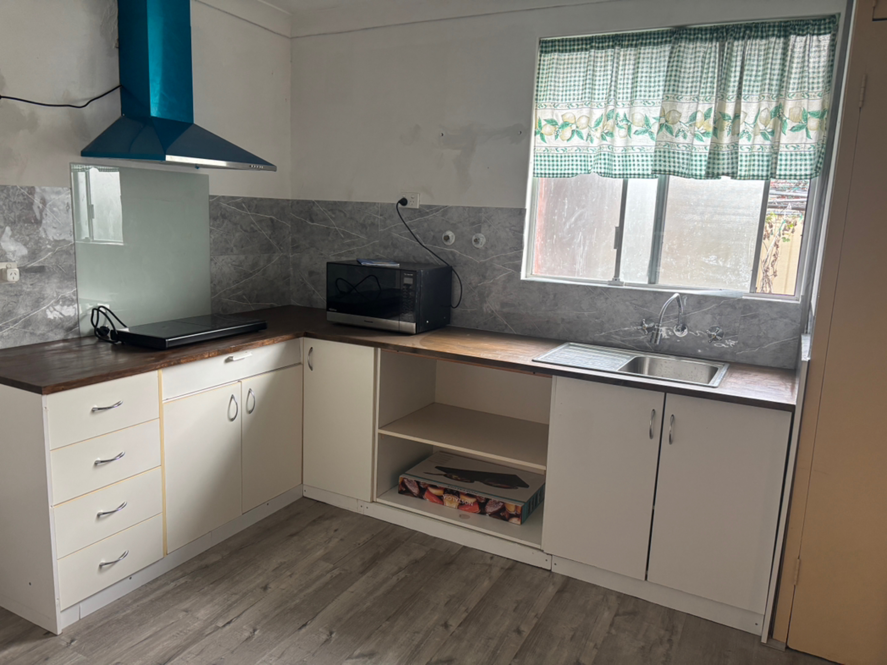 今日珀斯Birrong house 一房一厅出租独立进出 Birrong house 一房一厅出租独立进出