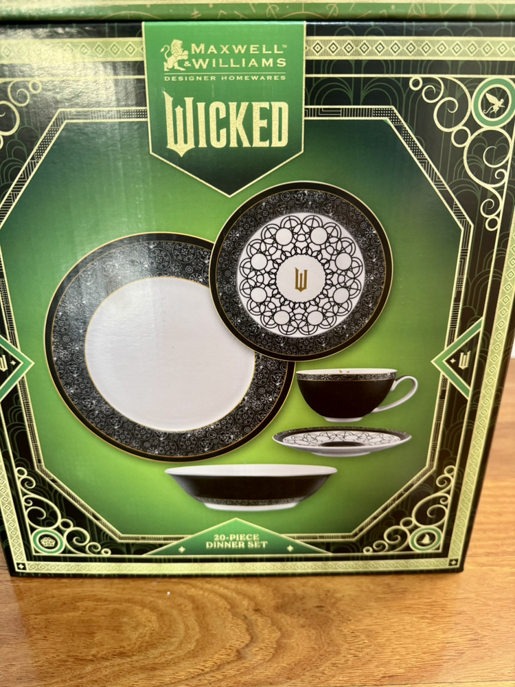 今日珀斯出Maxwell Williams 餐具20件套 全新 出Maxwell Williams 餐具20件套 全新