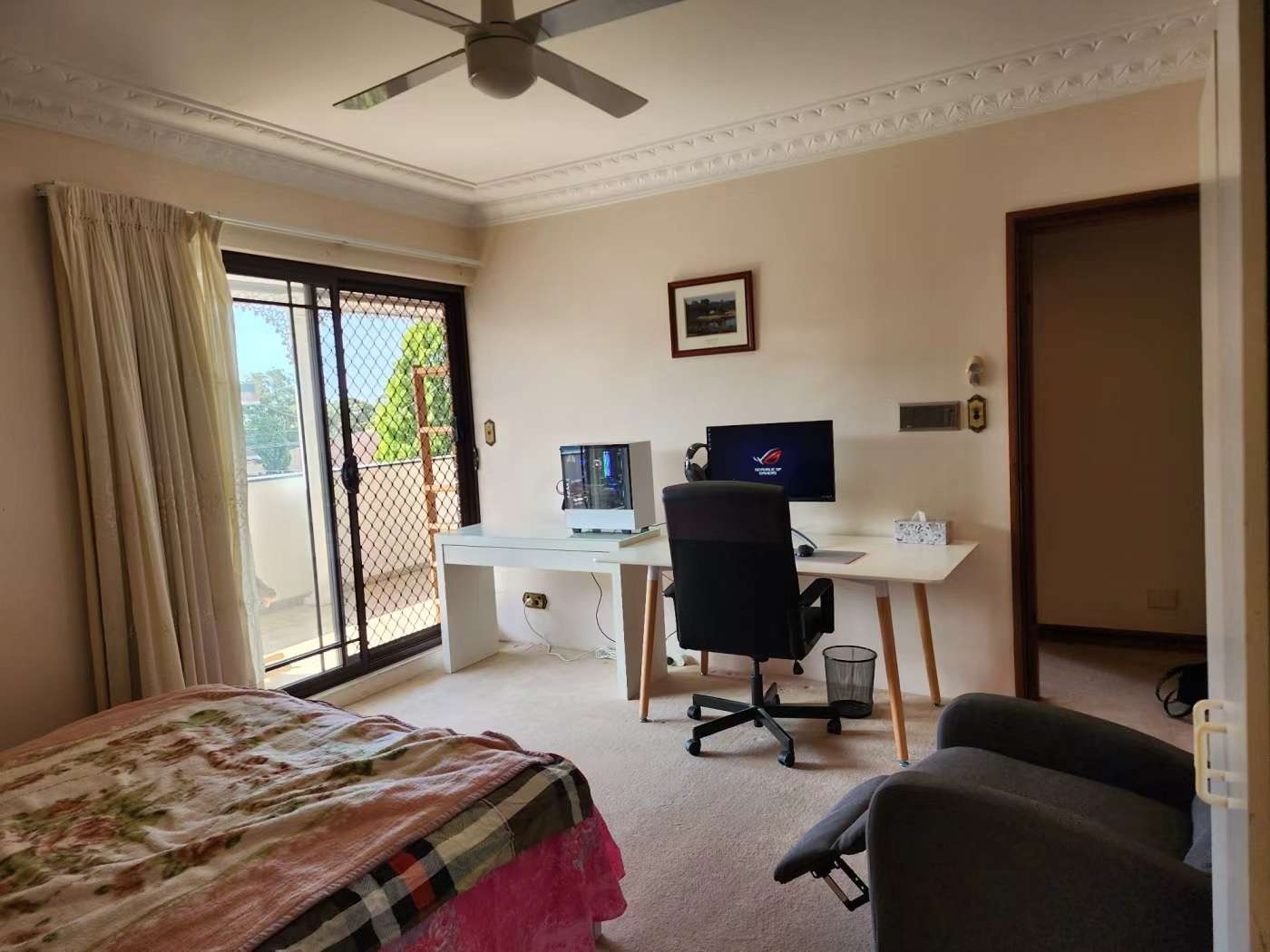 今日珀斯Hurstville 大房招租 玩家国度电脑 低延迟千兆网 家具全 Hurstville 大房招租 玩家国度电脑 低延迟千兆网 家具全