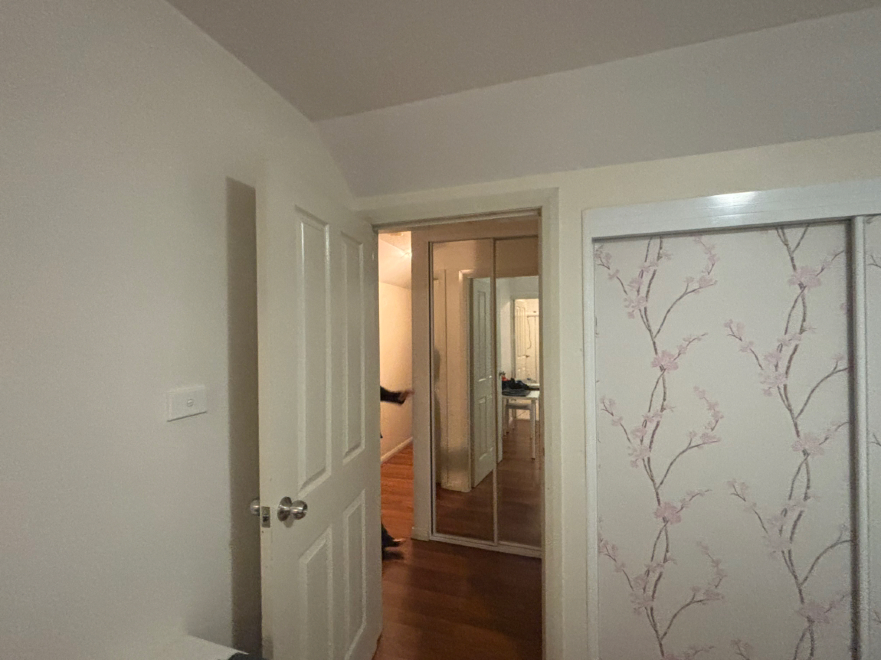 今日珀斯Bankstown townhouse 主人套房招租 Bankstown townhouse 主人套房招租
