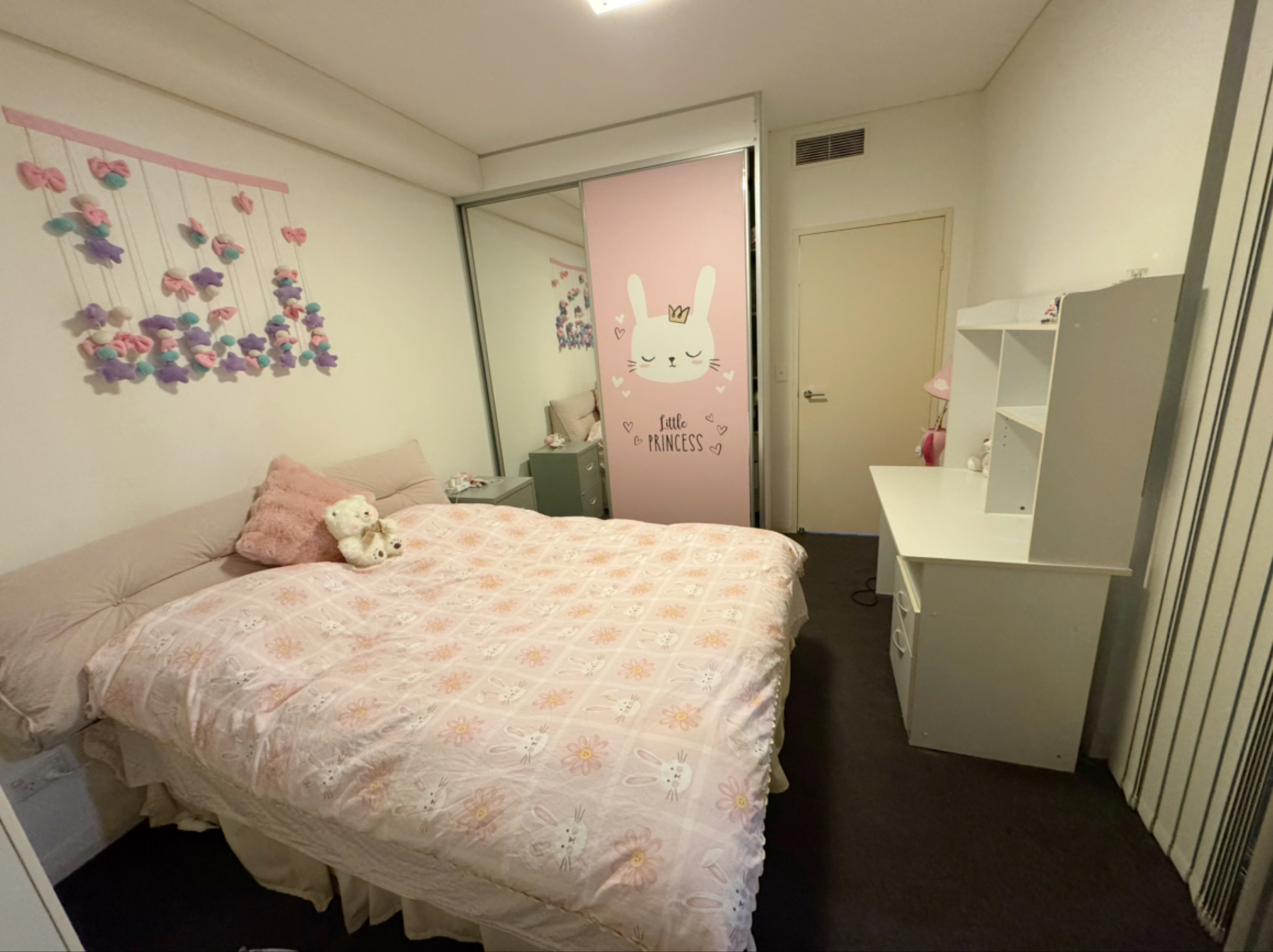 今日珀斯Burwood 短租高层公寓出租一室一厅交通便利设施齐全拎包入住 Burwood 短租高层公寓出租一室一厅交通便利设施齐全拎包入住