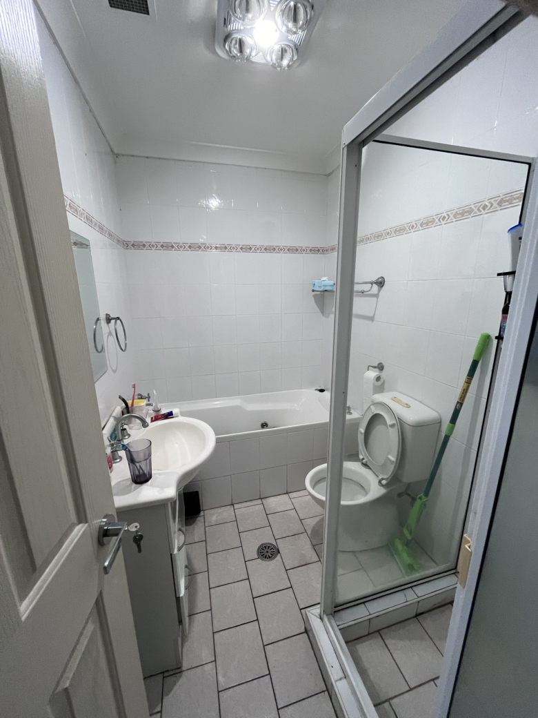 今日珀斯Burwood house次卧招租320pw Burwood house次卧招租320pw
