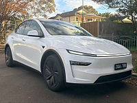 Tesla 2025年 30L AMT