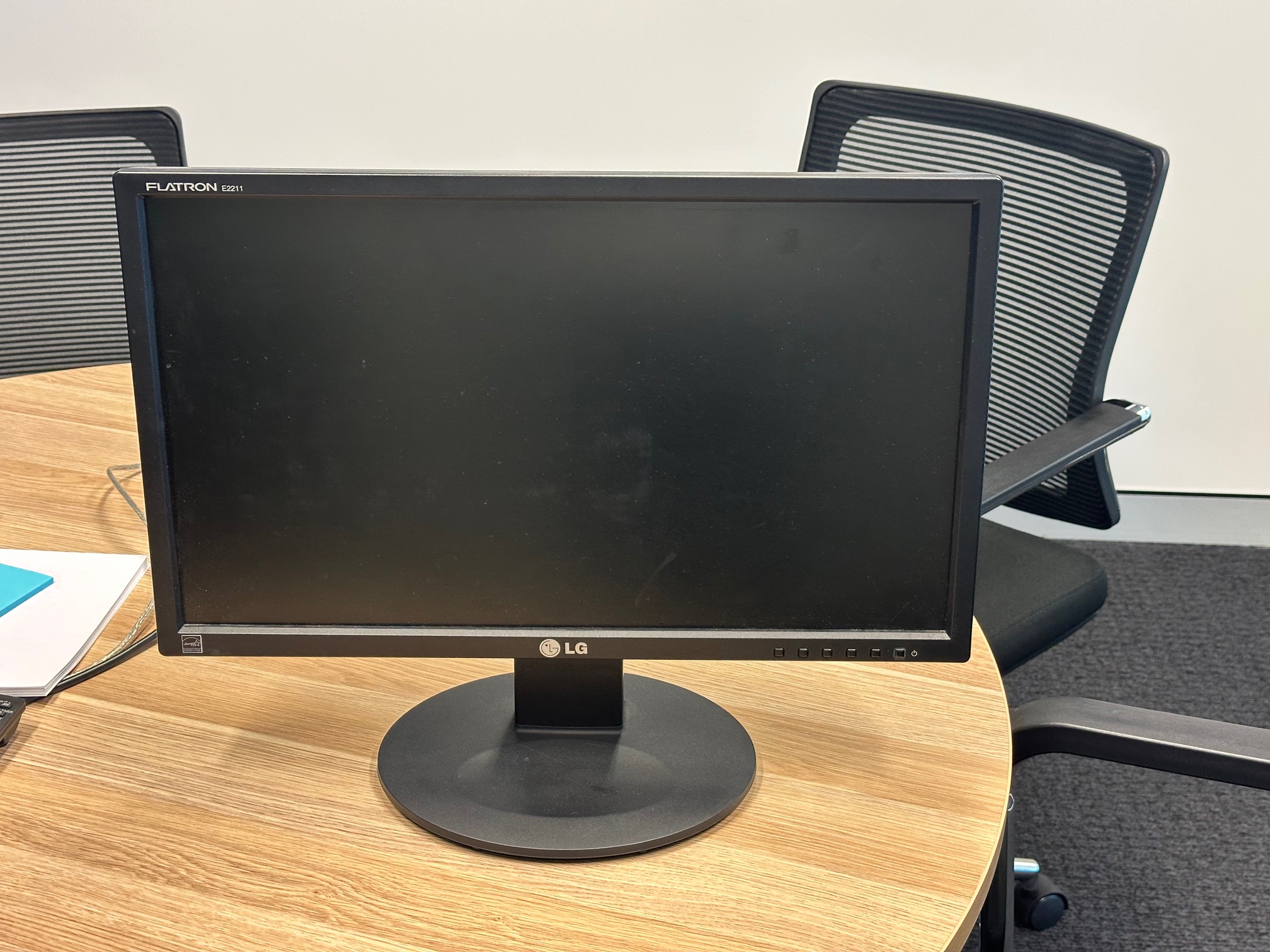 今日珀斯LG 22 inch monitor LG 22 inch monitor