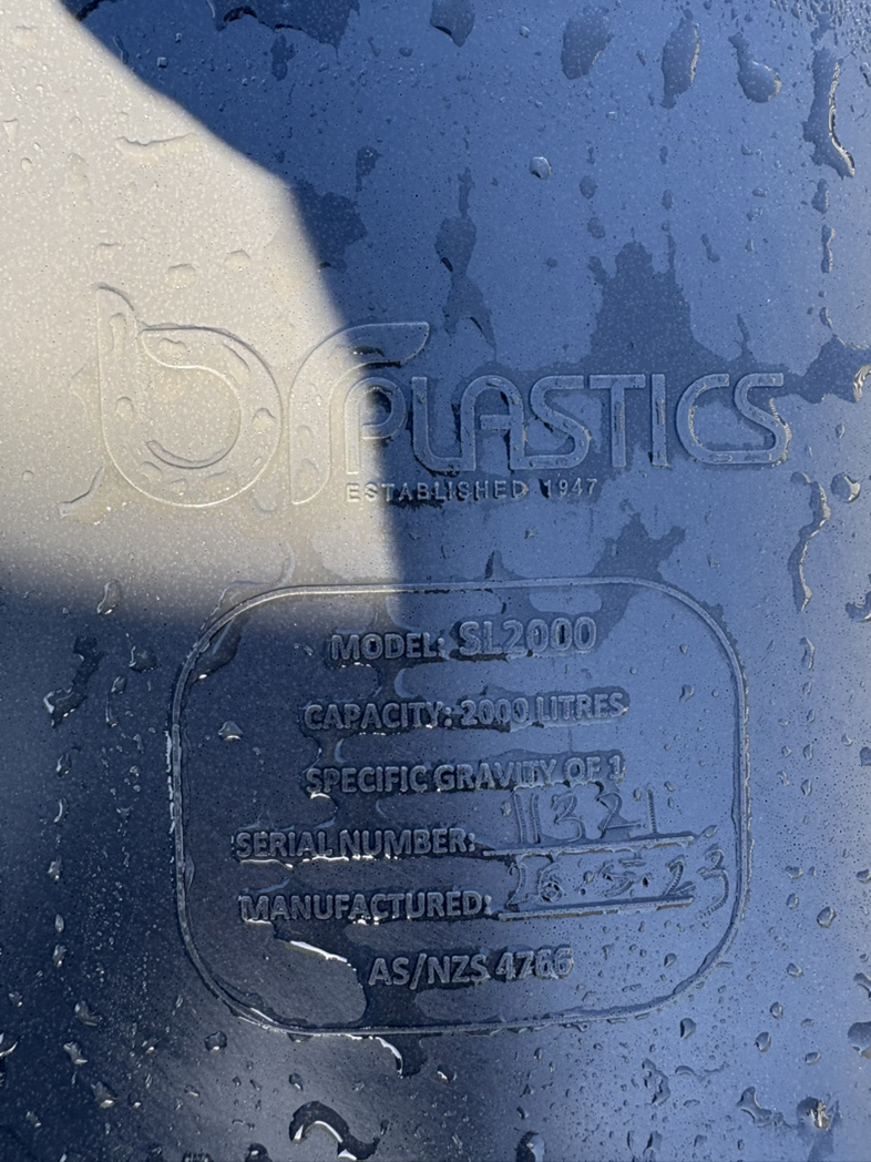 今日珀斯出售两年新的2000L雨水储罐 出售两年新的2000L雨水储罐