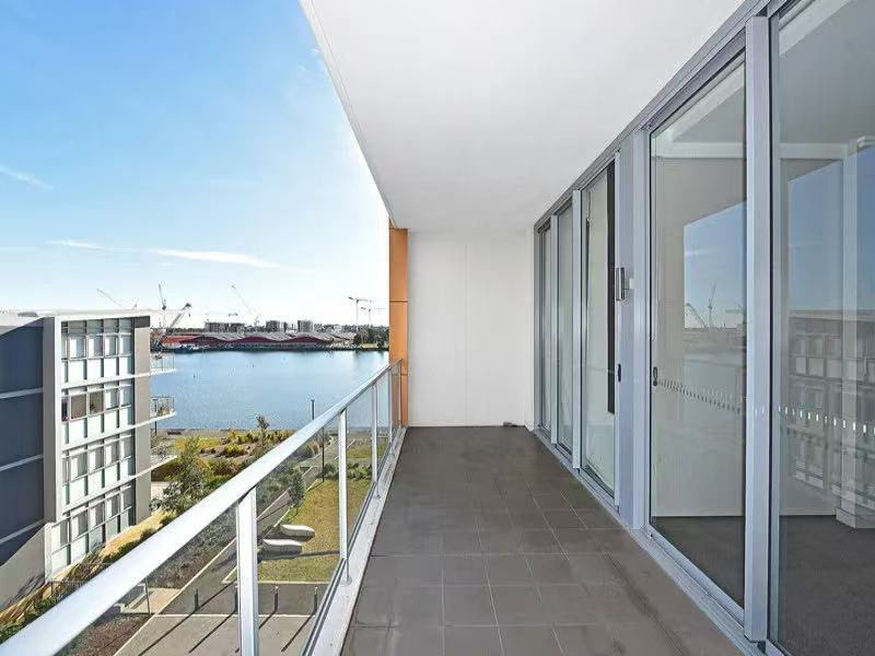 今日墨尔本Rhodes 拎包入住水景2房书房 包家具家电 Rhodes 拎包入住水景2房书房 包家具家电