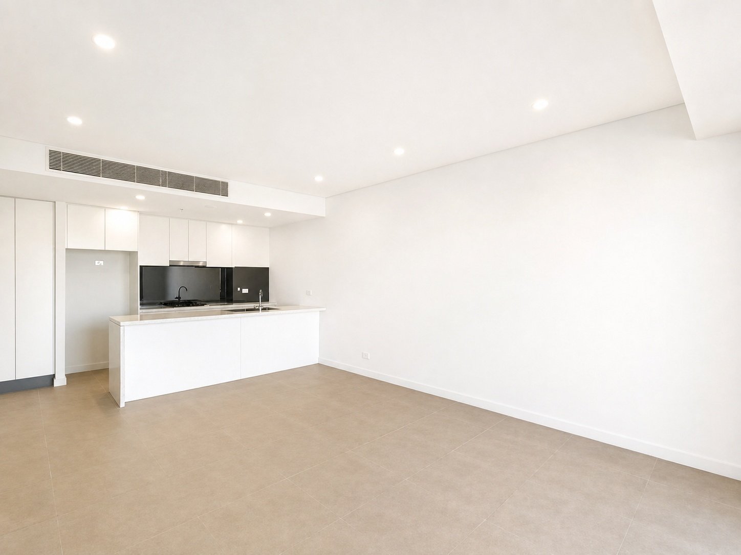 今日悉尼Rosebery 精品两房两 高层公寓 车位 近Green Square火车站 步行购物中心 Rosebery 精品两房两 高层公寓 车位 近Green Square火车站 步行购物中心