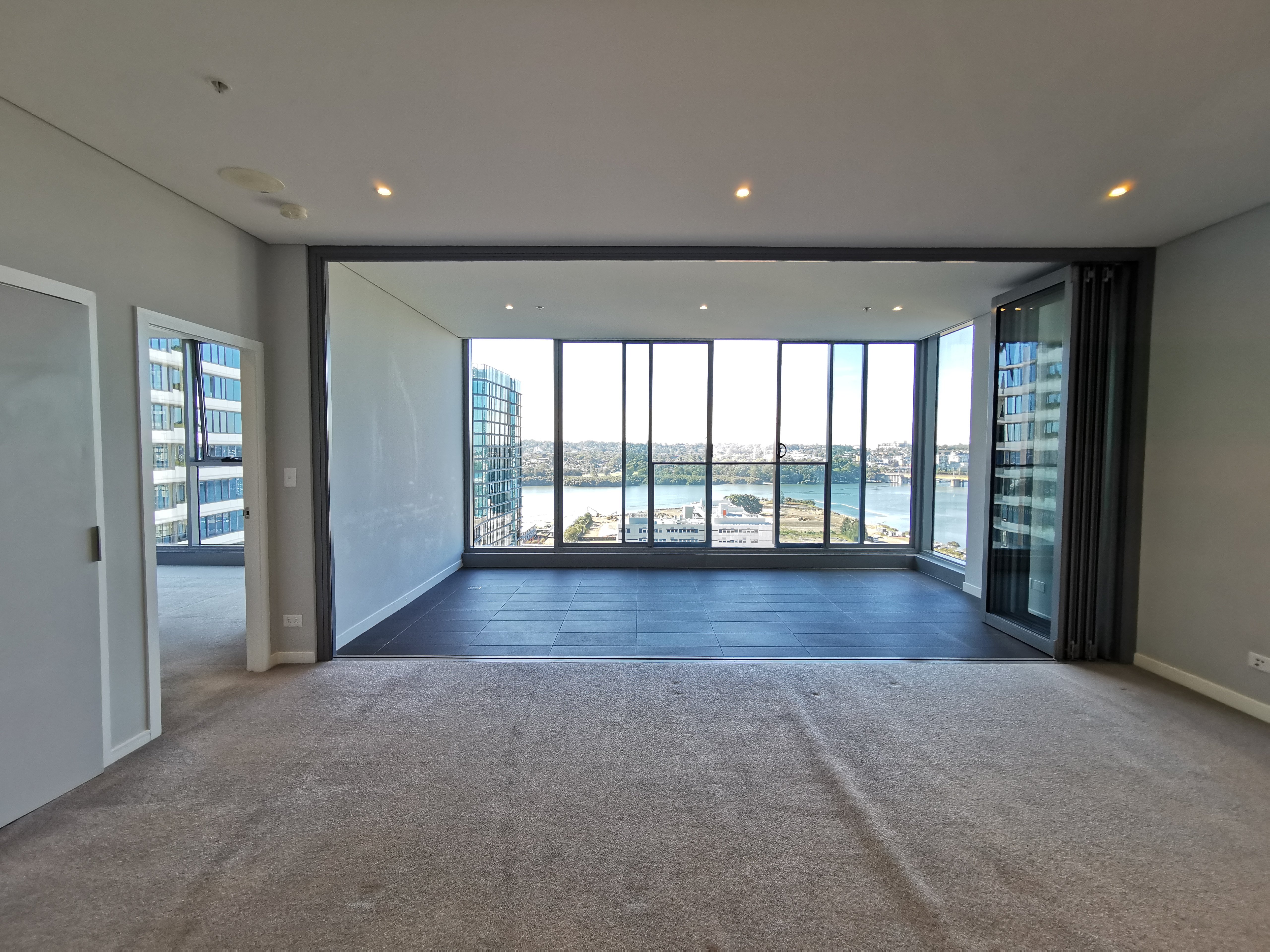 今日悉尼Wentworth Point 高层水景三房公寓出租 Wentworth Point 高层水景三房公寓出租